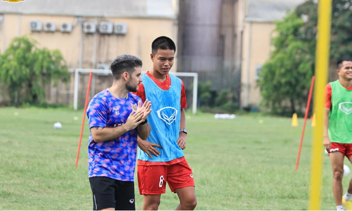 Các cầu thủ Việt kiều như Chung Đỗ được chờ đợi sẽ làm V-League thêm thú vị. Ảnh: NBFC