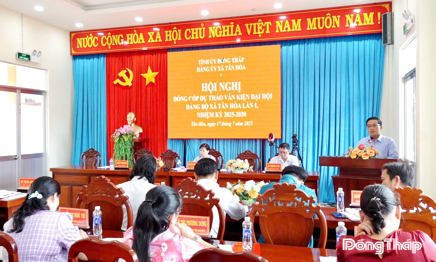 Đảng ủy xã Tân Hòa, tỉnh Đồng Tháp tổ chức Hội nghị đóng góp dự thảo Văn kiện Đại hội Đảng bộ xã lần thứ I, nhiệm kỳ 2025 - 2030.                                                                                                                                                       Ảnh: HOÀNG MINH